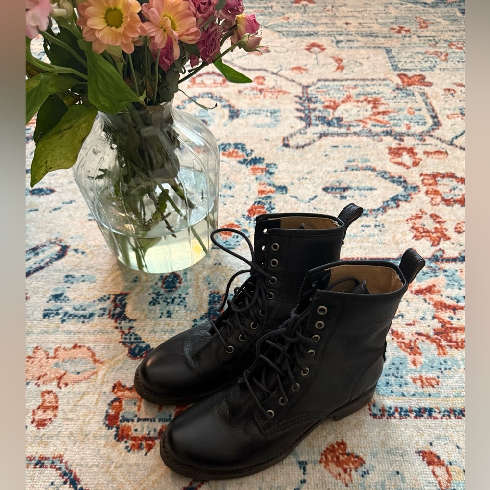 Frye Veronica Black Leather Lace-Up Ankle Boots